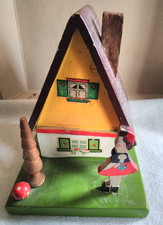 Alte Erzgebirge Spardose Holz Haus   CA GR  10x9x11cm