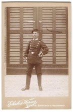 Fotografie Eberle & Werner, Ulm a. D., Uffz. in Garde Uniform der Landwehr mit  