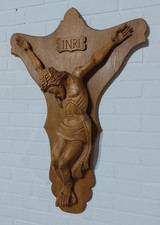 Großer geschnitzter Jesus am