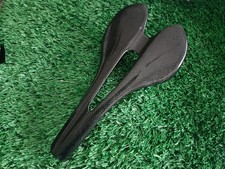 Unbenutzter Vollcarbon-Rennradsattel - leichte optische Mängel