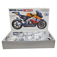 Tamiya Repsol Honda RC211V MotoGP Class 2002 Champion Machine 14092 1:12 NEU