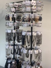 50x Modeschmuck Mix Ketten Fingerringe Ohrringe Ohrstecker Armbänder UVP 350,00