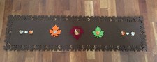 Herbstlicher XL-Tischläufer, ca 120 cm lang mit Blätter-/Eichhörnchen Applik.