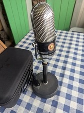 Ex-Calrad Bändchenmikrofon, neu gedacht von acht Tastenmikrofonen.