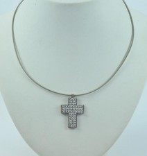 Anhänger kreuz mit