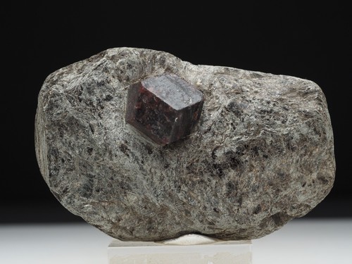 Granat almandin - granat,