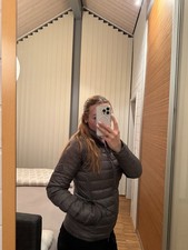 Schöne graue Closed