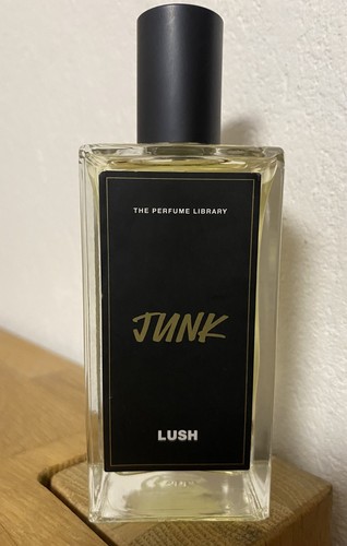 Lush junk 100 flakon - 100,