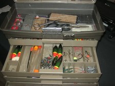 Angelkoffer mit viel Zubehör alles was Sie auf den Bildern Sehen hört dazu.