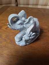 Elefant mit Kind Keramik Figur Statue Skulptur In Hellblau 13 Cm Hoch