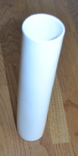 Schlichte weiße Vase, 29,7 cm, Durchmesser 6cm, Sandra Rich