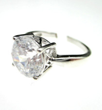 DIAMONIQUE Designer Solitär