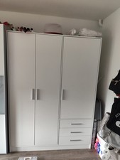 Kleiderschrank