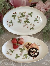 Wedgwood Wilde Erdbeere Servierplatten x zwei Kekse etc./Schminktisch Tabletts