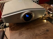 Sony VPL-VW 100 Beamer 4k 