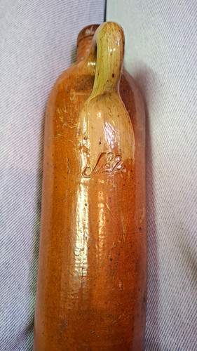Antike mineralwasserflasche - antike,