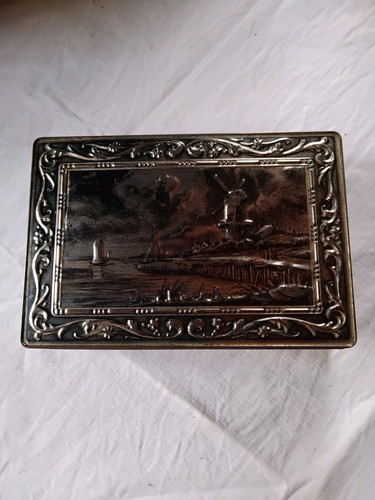 Vintage relief blechdose - vintage, relief-blechdose