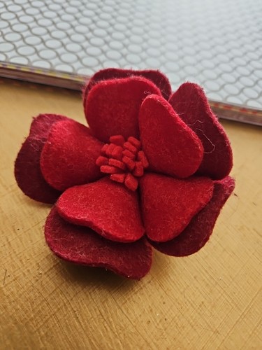 Brosche rote filz blume - brosche, cm