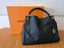 LOUIS VUITTON ARTSY MM