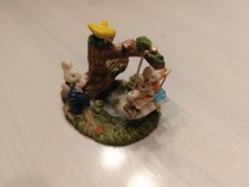Alte sammelfiguren Hasen auf Schaukel Miniatur