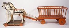 Antikes Holzspielzeug großes Pferdegespann mit Heuwagen Holz farbig gefasst