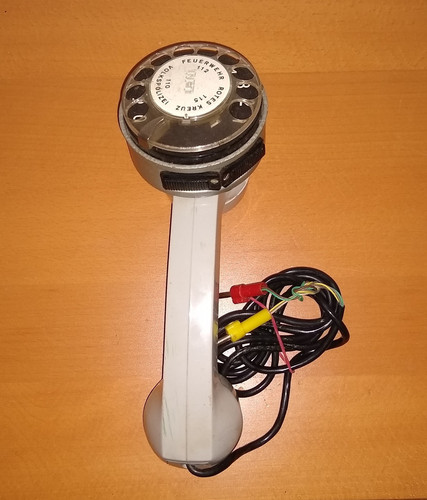 Altes ddr telefon - altes,