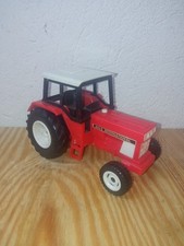 Bruder Traktor IHC 844-S