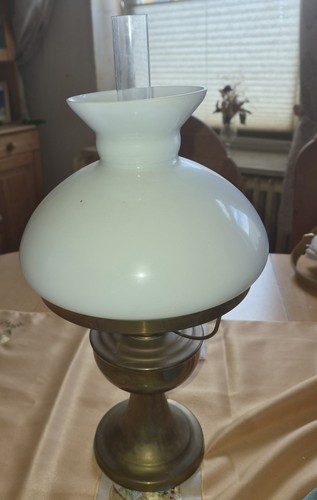 Antike petroleumlampe mit - petroleumlampe,
