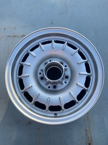 Mercedes oldtimer r107 - mercedes,