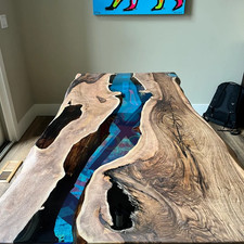 Esstisch aus Epoxidharz