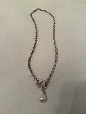 Thomas Sabo silberne kurze Halskette mit Strass Charmeinhänger und Perlencharm