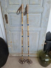 A3283 Antike Skistöcke um