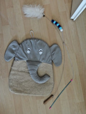 Kratzmatte Katze Katzenmatte Elefant mit Rassel Angel mit Schaffell