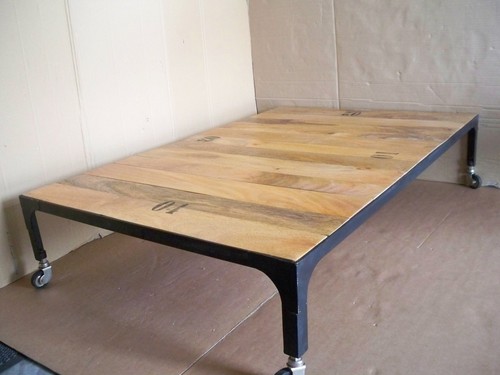 Couchtisch numbers mangoholz - couchtisch,
