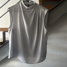 Sehr Schönes Oberteil In Hellgrau Glänzend
