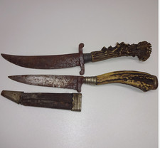 Deko 2 Jagdmesser alt oxidiert