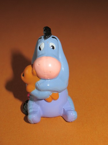 Disneys winnie the pooh - winnie,