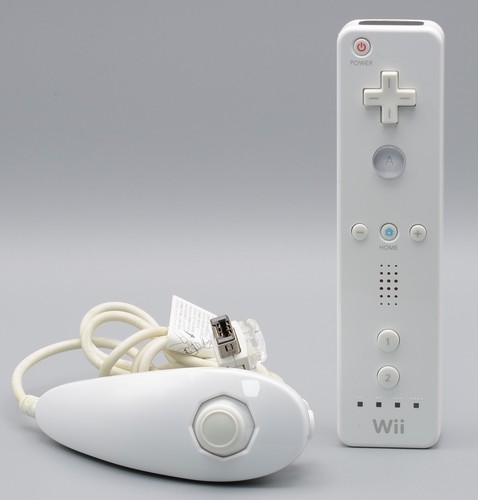 Original nintendo wii remote - nintendo,