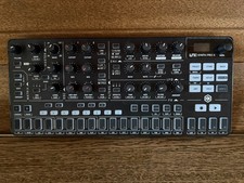 UNO Synth Pro X - Paraphoner analoger Synthesizer | Neuwertig