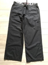 Schwarze Damen Dreiviertel