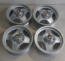 Momo Magnesium Felgen