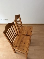 2 stabile Holzstühle im Landhausstil – Kiefer massiv