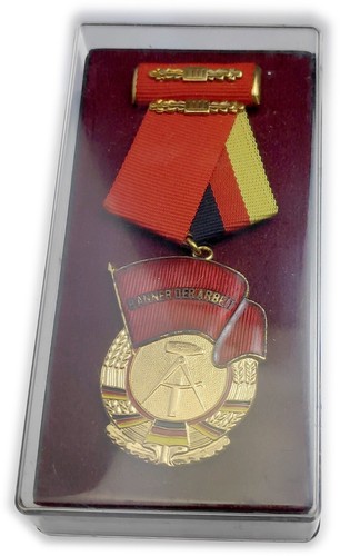 Ddr 0008i orden banner - ddr,