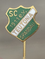 alte Nadel vom SC Teutonia Spandau 1911     Berliner Fußball-Verband  emailliert