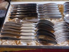 antik besteckkasten mit 31