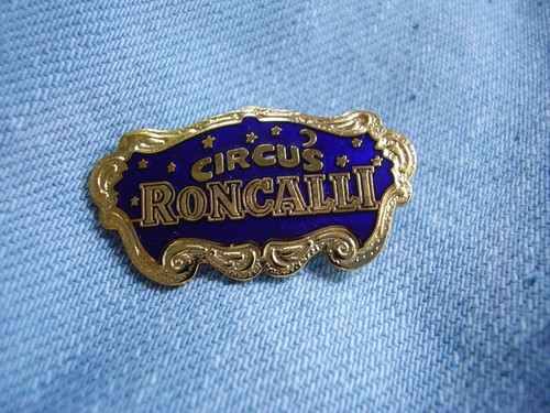 Pin circus roncalli zirkus - circus,