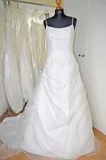 BRAUTKLEID Organza Stickerei