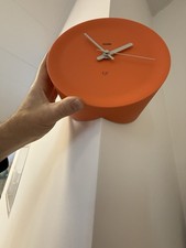 Alessi ORA OUT Eck Wanduhr