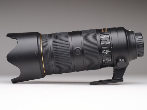 Nikon 200 f 2 - mm, e
