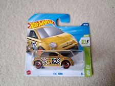 Goldener Fiat 500 E Abarth EV